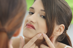 How to get rid of the acne crush habit