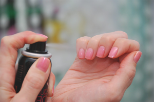 How to dry nail polish