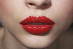 How to color lips with red lipstick