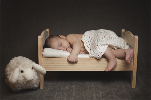 How to teach a child to sleep in his crib