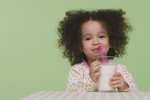 How to teach a child to drink from a straw