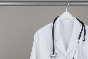 How to whiten a medical gown