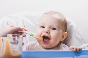 How to administer complementary foods for babies