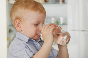 How to teach a child to drink water