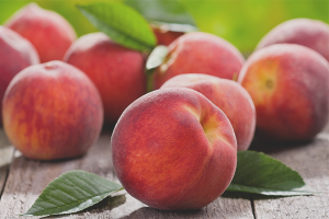 The benefits and harms of peaches