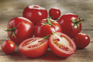 The benefits and harms of tomatoes