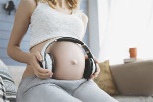 Can pregnant women listen to loud music