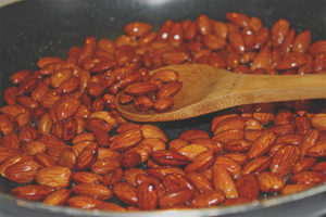 How to fry almonds